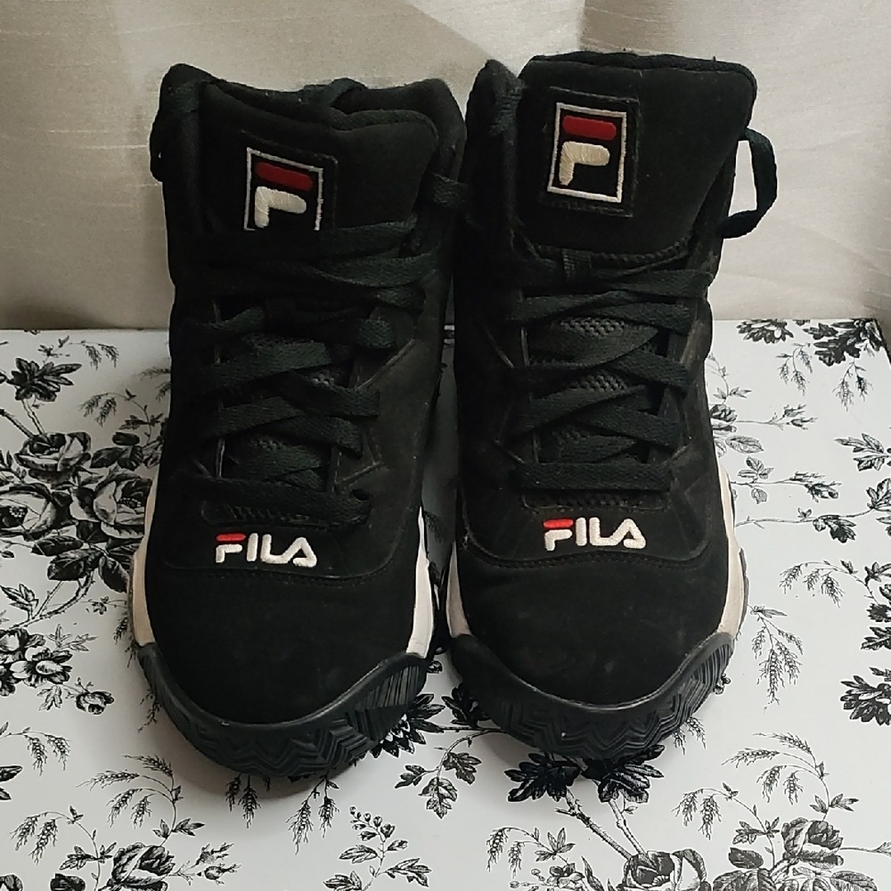 Fila Black and White High-Top Sneakers Size‎ 7